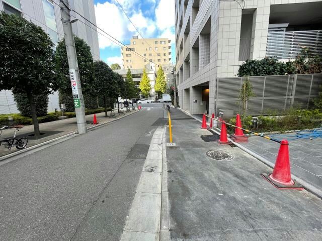前面道路 プライムガーデン恵比寿南