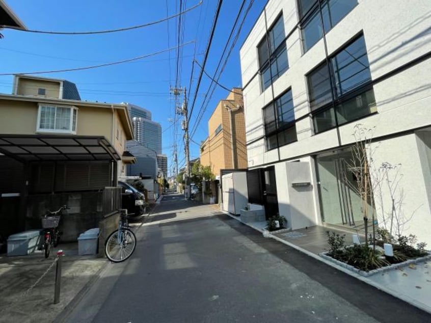 前面道路 ガーデンレジデンス恵比寿