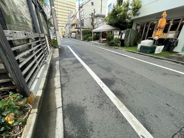 前面道路 クレール恵比寿