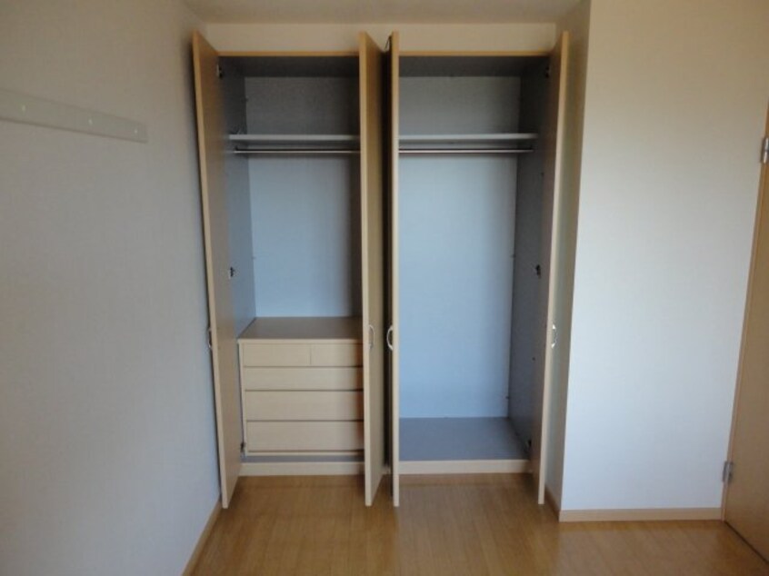 クローゼット ルミナスハイム