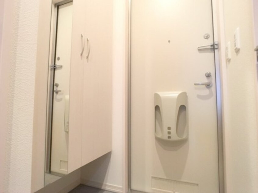 玄関 Ｒｏｙａｌ Ｗｉｔ Ｅ