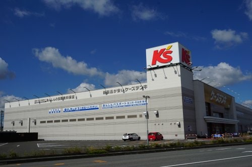 ケーズデンキ(電気量販店/ホームセンター)まで779m N・フラットC