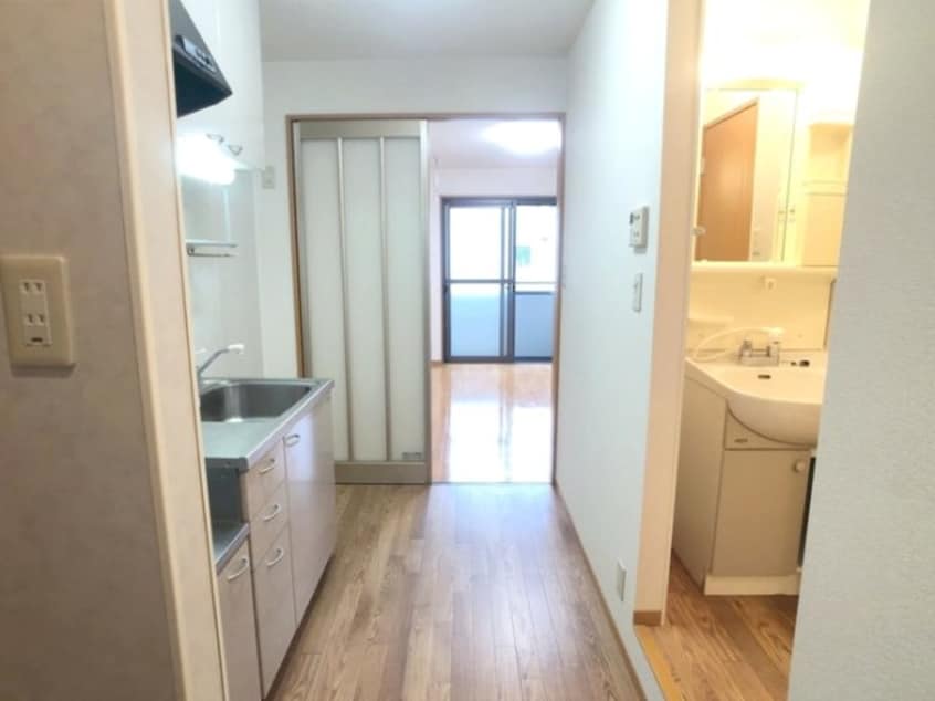 玄関から洋室 メゾン･ボナール