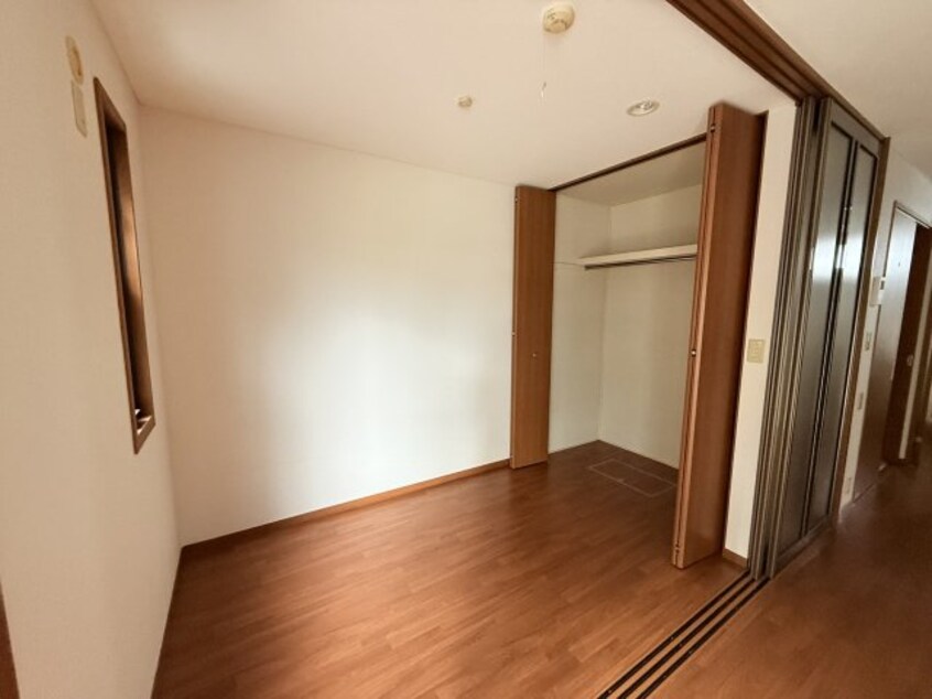  ヴィラ・フローラル　B棟