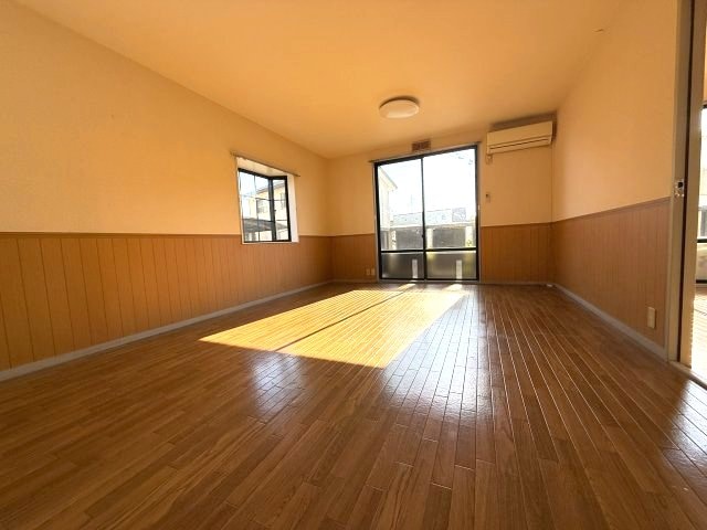  サンビレッジ小山B