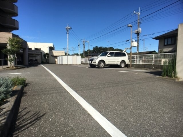 駐車場 りゅうが丘ハイツ