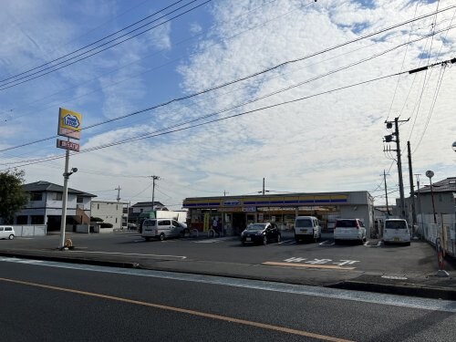 ミニストップ 小山城東2丁目店(コンビニ)まで411m エスタシオンⅡ