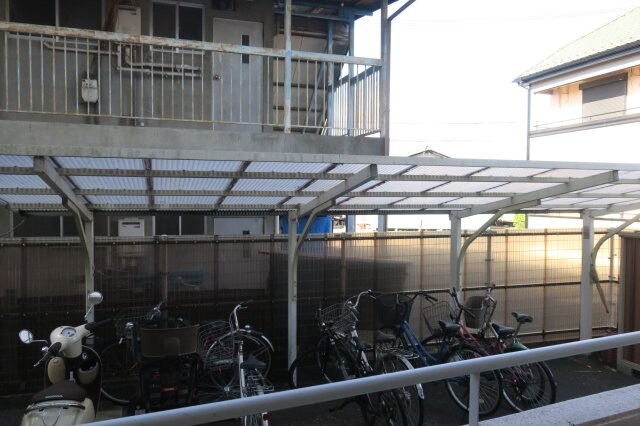駐輪場 小山宮武マンション
