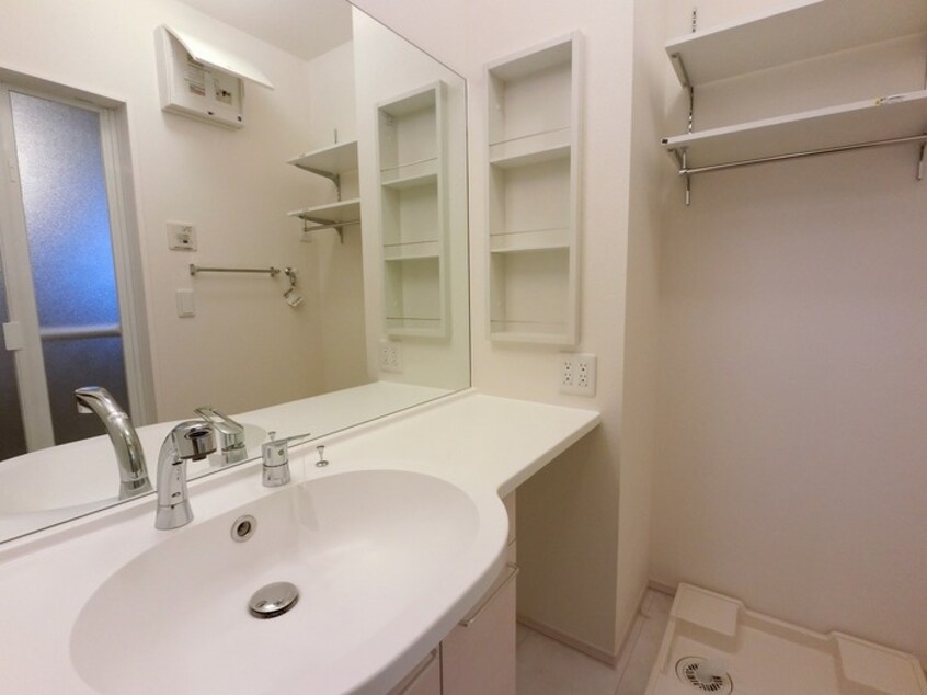 大きなボウルの洗面台 ルネッタ藤