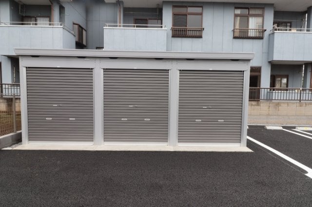 バイクも入ります\r\nガレージ物置 グラングラサ