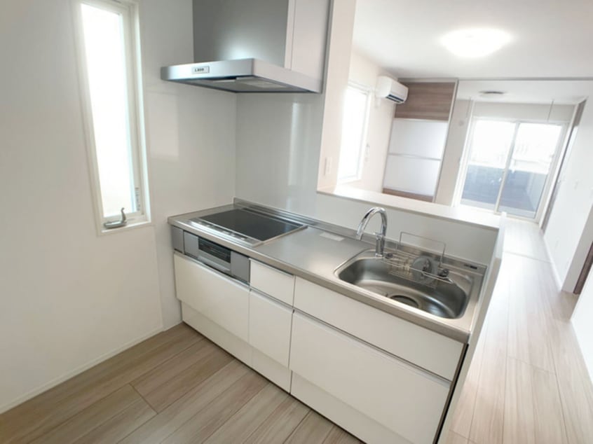 タッチレス水栓のシステムキッチン スフィーダ