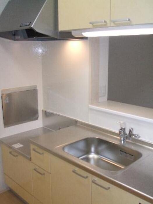 キッチン ポンテ リーベ Ａ