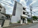 梓ビルの外観