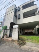 梓ビルの外観