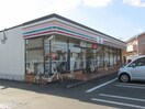 セブン-イレブン 下野上三川店まで750m モダン・プリムローズ