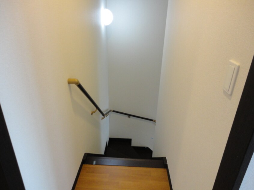 中階段 ヴィーブル　ハイツＢ