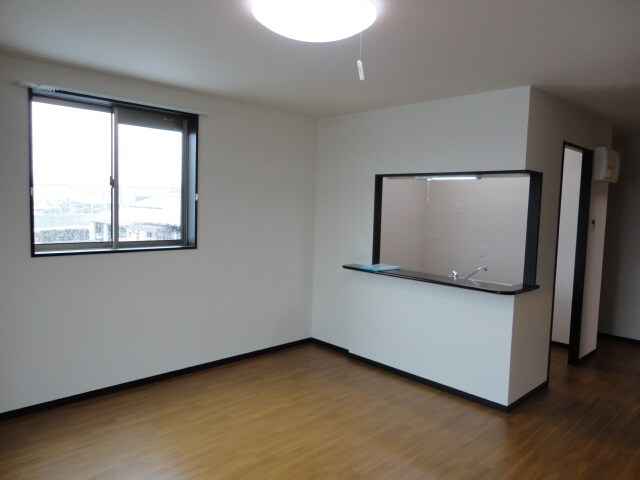 カウンターキッチン ヴィーブル　ハイツＢ