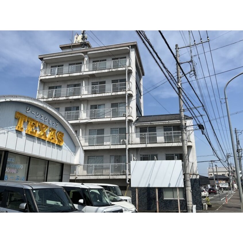 建物外観を気になさる方へ、見た目の良い物件です アルバスクエア