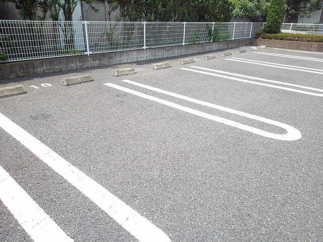 駐車場完備です サンリット