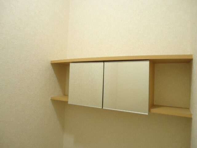 トイレ収納 メゾン・ド・ネイジュⅡ