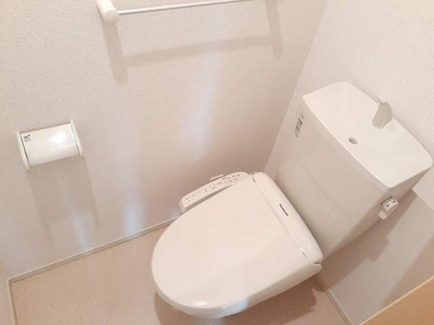 ゆったりとした空間のトイレです フィランソロピー２　Ａ