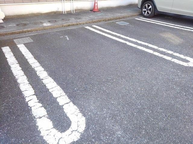 駐車スペースもあります フォレスト五番館