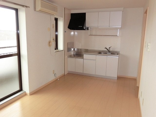 明るい色調の室内です クリアヴィレッジＥ