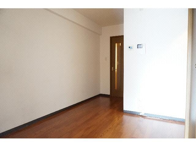 室内 サンロード岡本