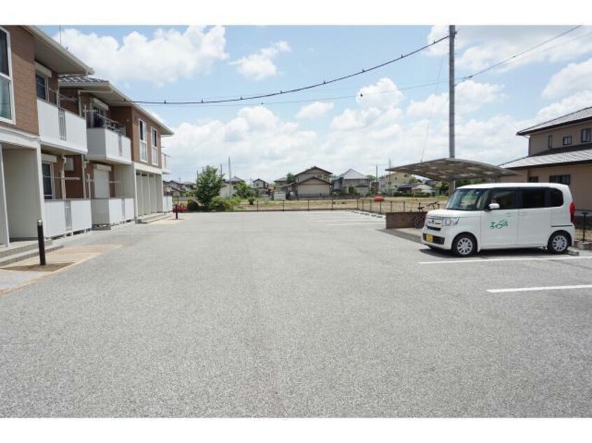 駐車場 サンイーストクレセオ