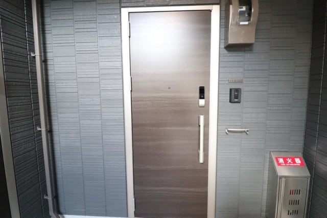 玄関ドア Front of Koganei Station