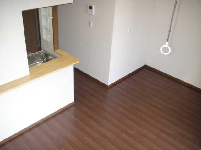 リビング フェアリールージュＢ