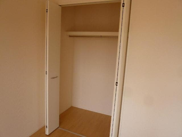 クローゼット プラシード