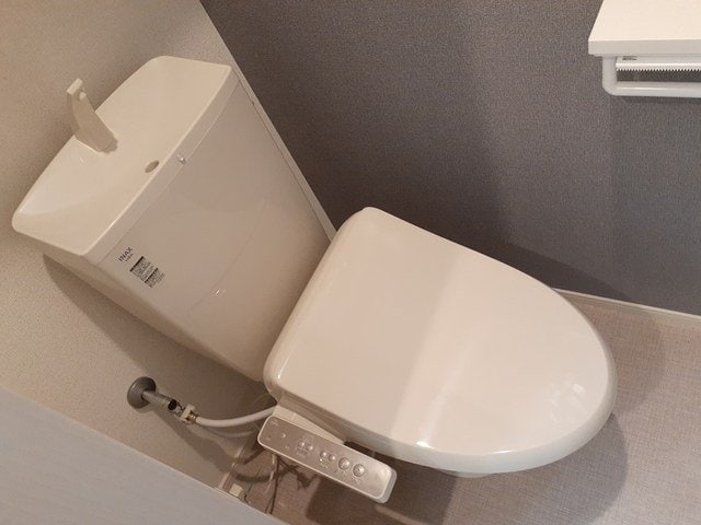ゆったりとした空間のトイレです ジョイ　ハウス