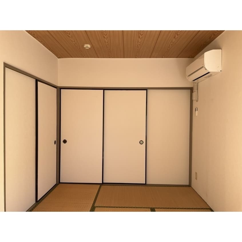 こちらのリビングで趣味の時間をお楽しみください ガーデンムツミA