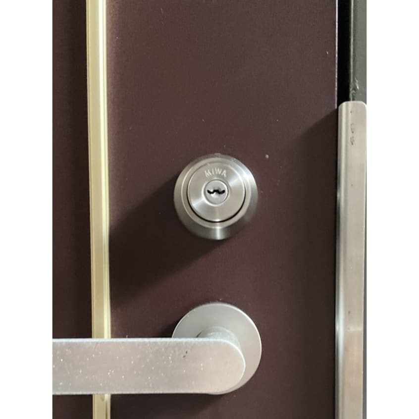 落ち着いた玄関です ガーデンムツミA