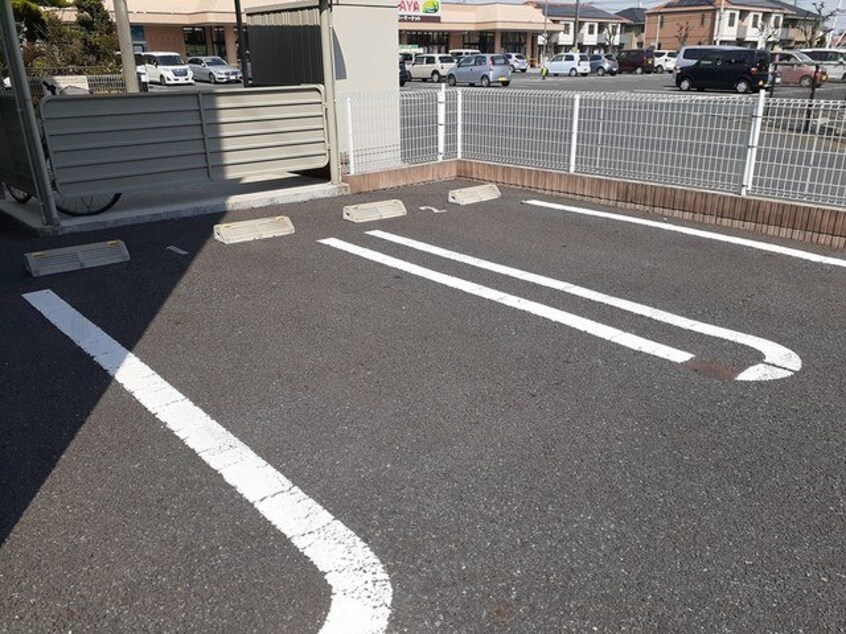 駐車場完備です ファミーユ　フェリーチェ