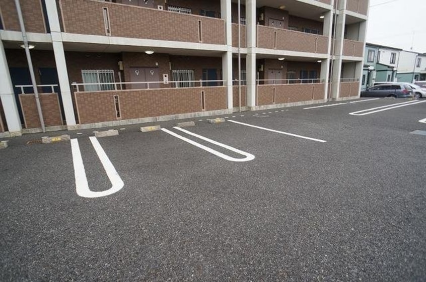 車をお持ちの方に嬉しい駐車場付きの物件です 山王ハウス　Ｅ