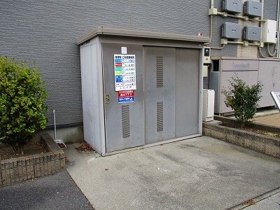 入居者様用ゴミ庫です レオパレスバレーナ紅葉