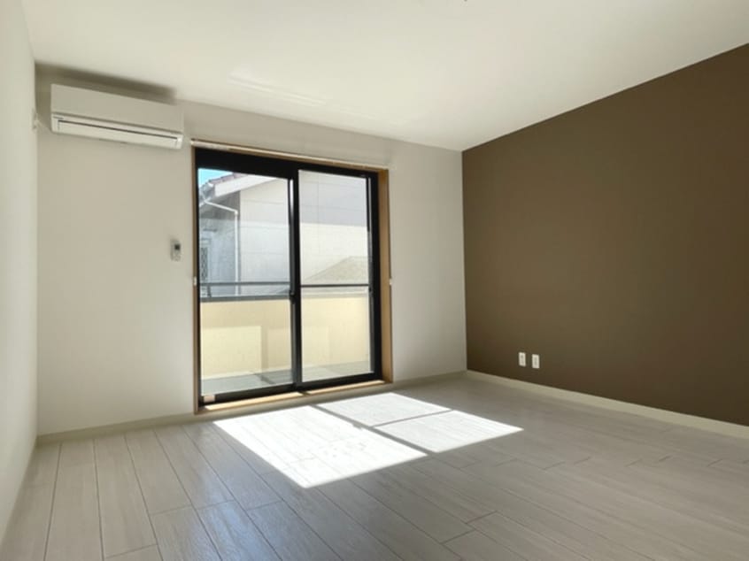 落ち着いた色調の洋室です 手塚マンション