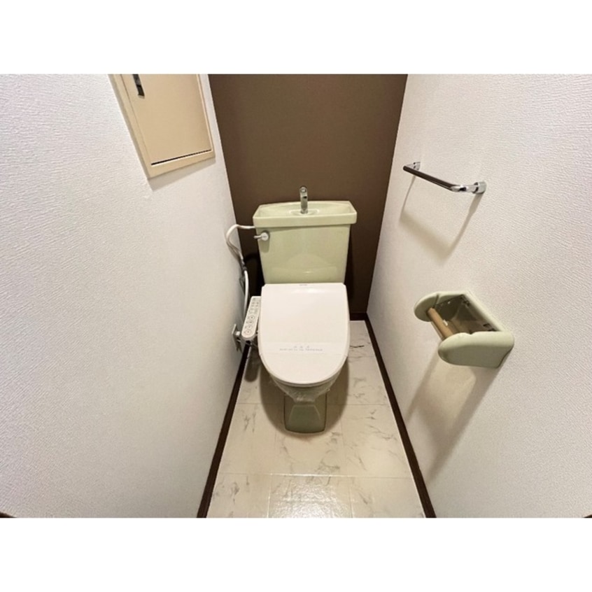 落ち着いた色調のトイレです CITYPARK光