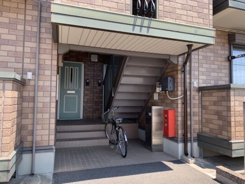 駐輪場はありませんので、階段下等をご利用下さい。 グリシーヌ･ミワ