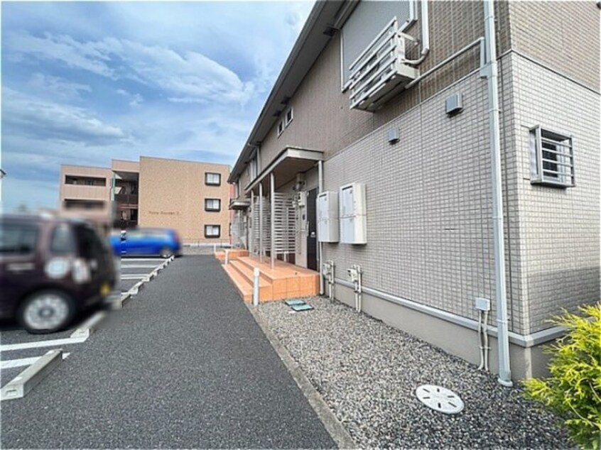 エントランス 東北本線<宇都宮線>/宇都宮駅 バス40分中丸公園前下車:停歩10分 1階 築10年