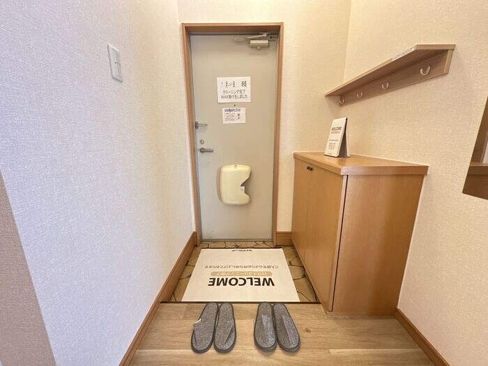 玄関 カーサソラーレ Ｂ