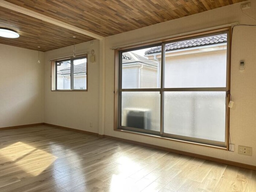 シャッター窓 カーサソラーレ Ｂ