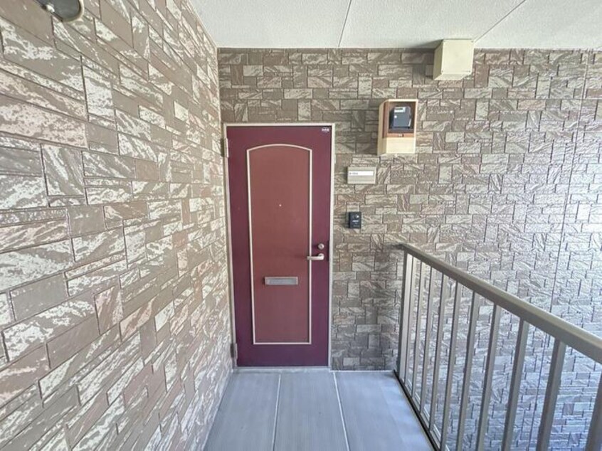 玄関前 カーサソラーレ Ｂ