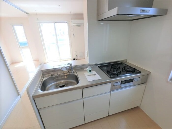 対面キッチン 3口ガスコンロ、床下収納付き フェリオ