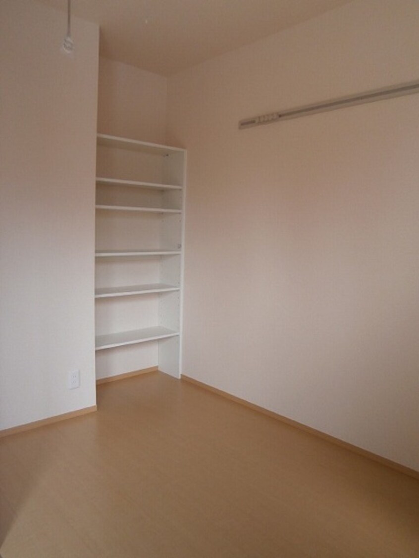 洋室・収納棚 サニーフラット Ｅ