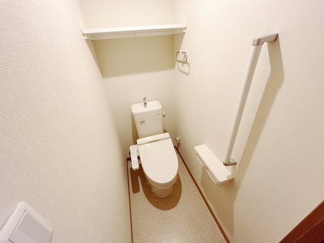  エソール駅前通り