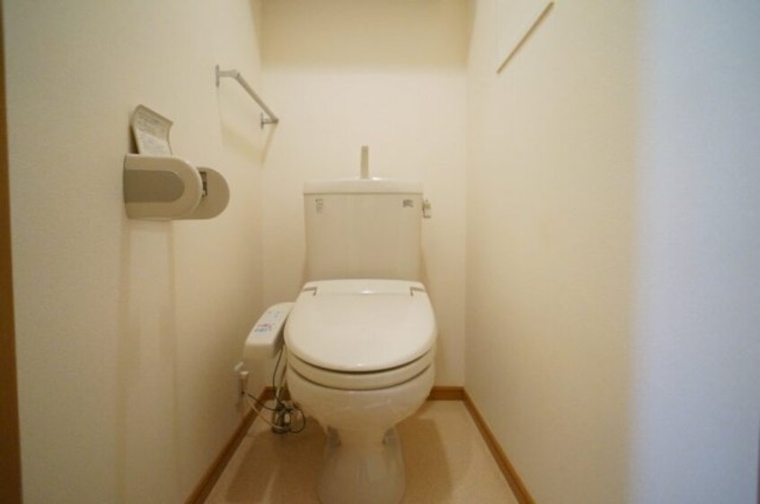 ゆったりとした空間のトイレです サンシャインＢ
