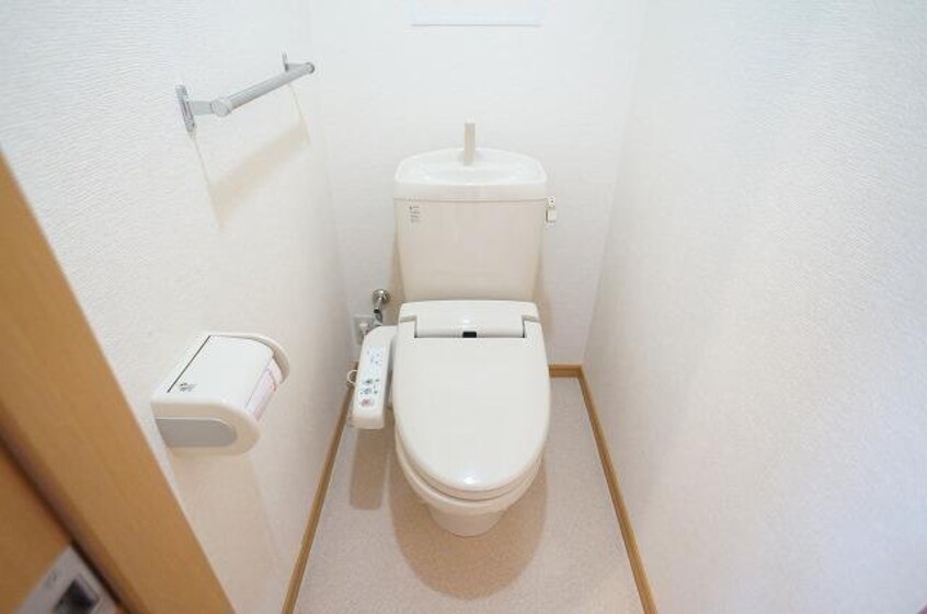 コンパクトで使いやすいトイレです ポポラーレ